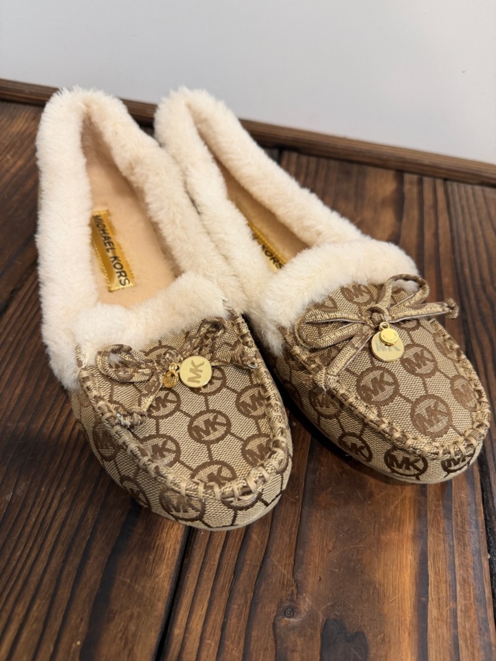 NWT Michael Kors Signature Shearling Wool Lined Moccasin Slippers
